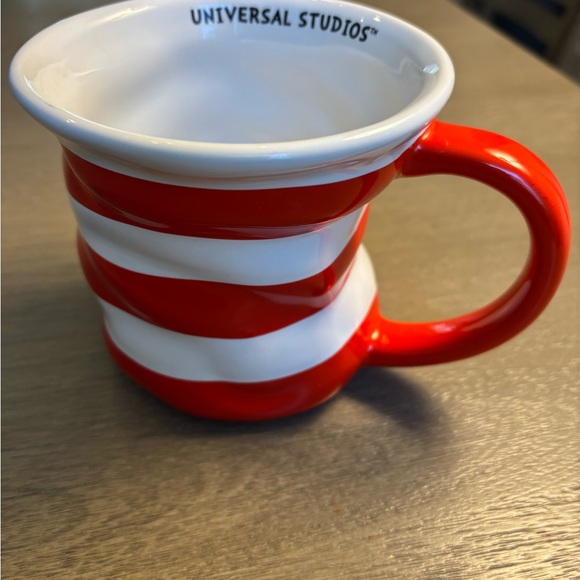 Universal Bold Red and White Mug - Picture 5 of 9